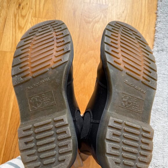 Unisex great condition Chelsea vegan black Dr. Martens (Women's 8, Men's 7) - Picture 4 of 4